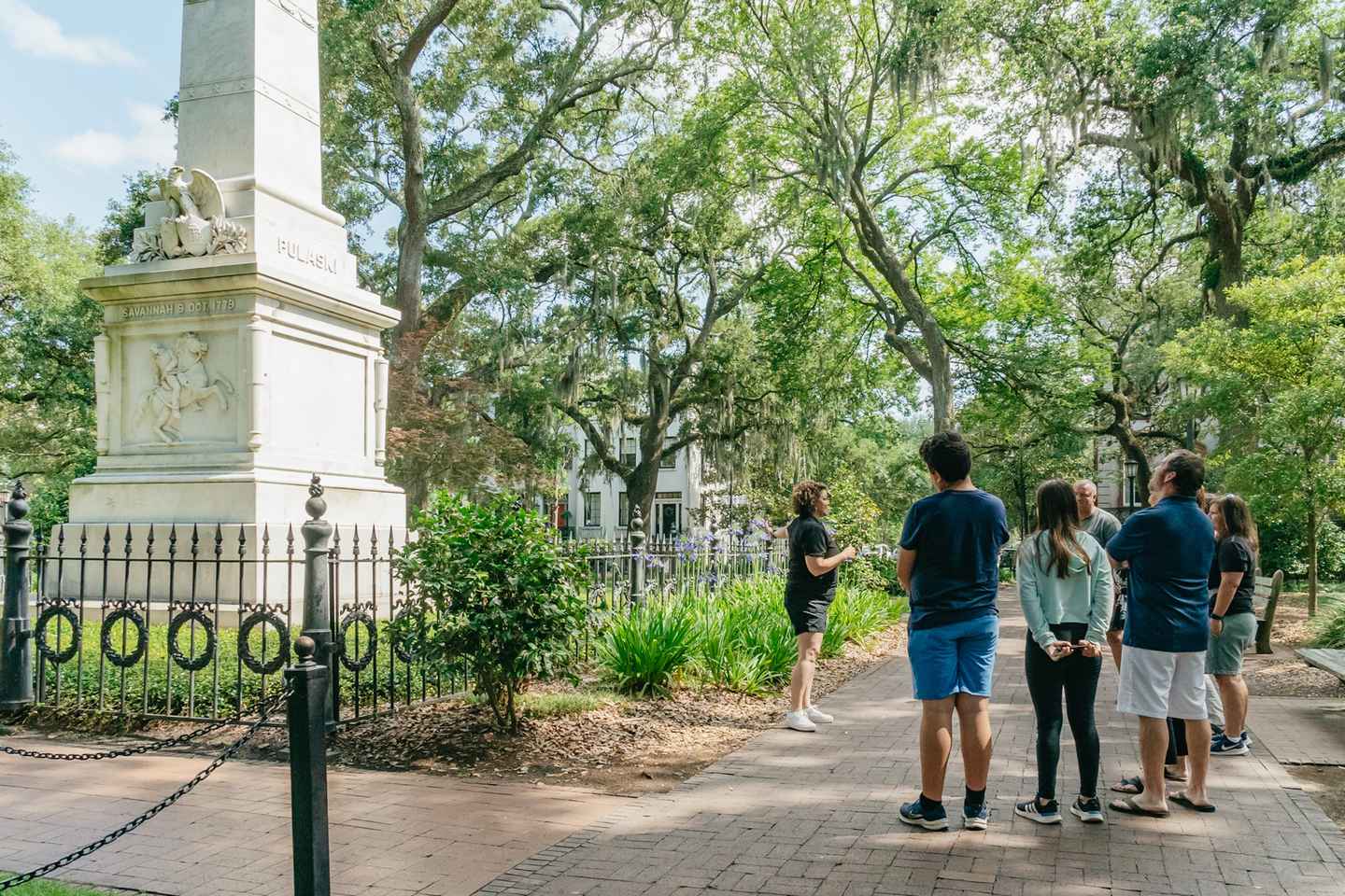 Savannah: Ghosts, Asylums, Voodoo, and Horror Walking Tour thumbnail